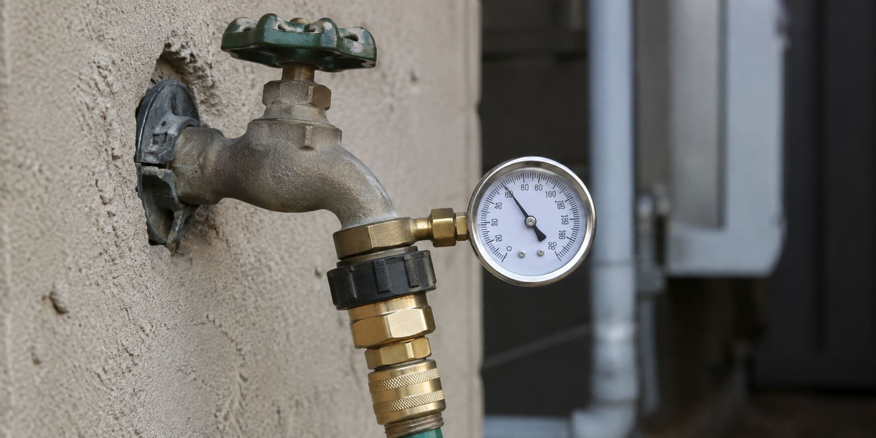 cómo medir la presión de agua en casa